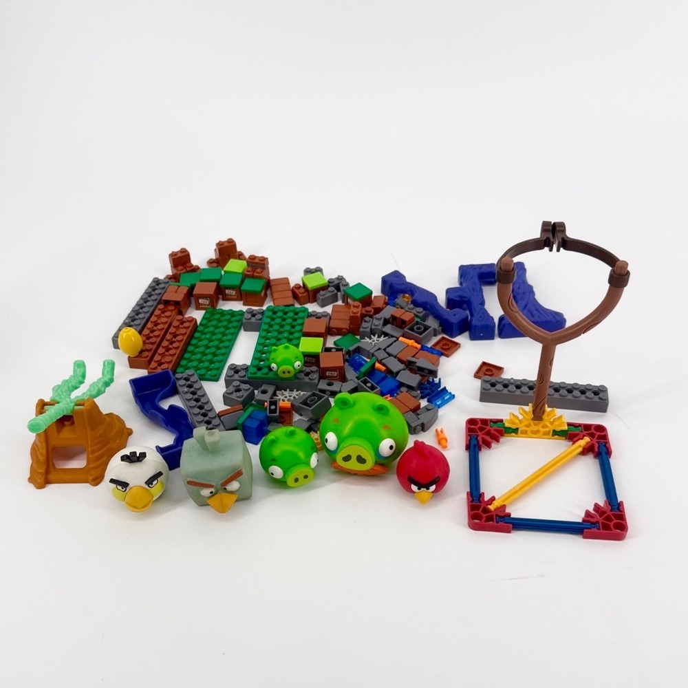 KNEX Angry Birds Building Set Lot Figures Slingshot Launcher Red Matilda Pigs